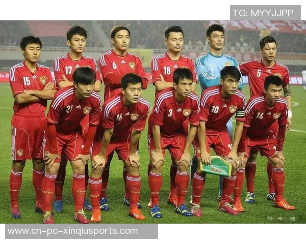 国足东亚杯行李超标引热议51人团队托运140件行李数量惊人